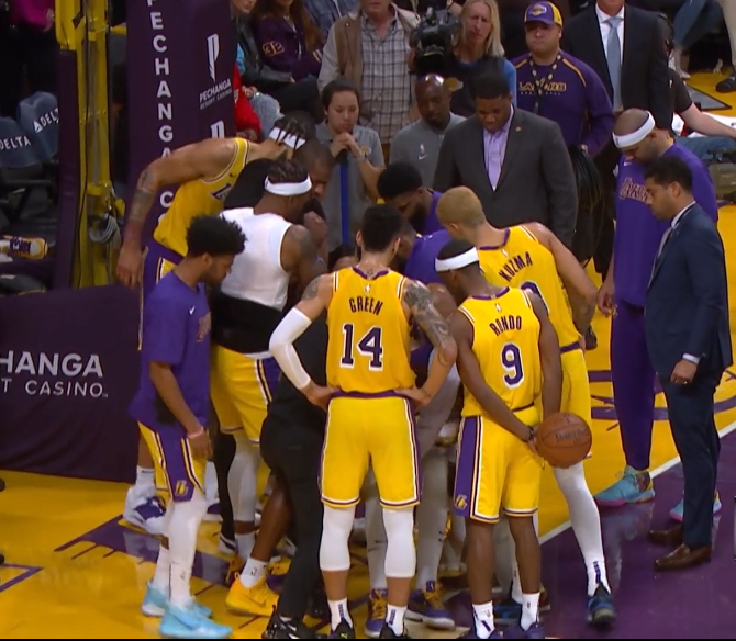 雷速体育-里程碑夜圣安东尼奥马刺伤情更新；英超集结日刷纪录；赛场秩序良好；团队化学反应显著的简单介绍